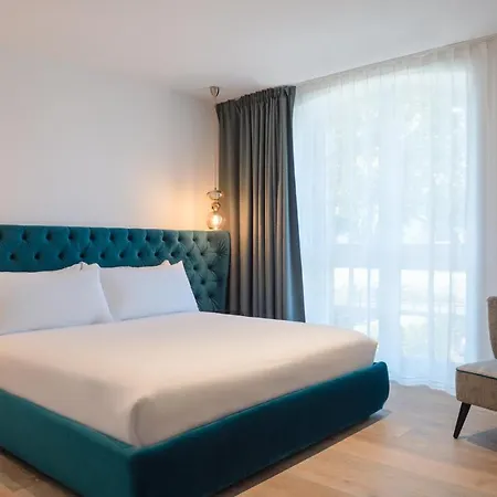 Ginkgo - Biloba Hotel 4*